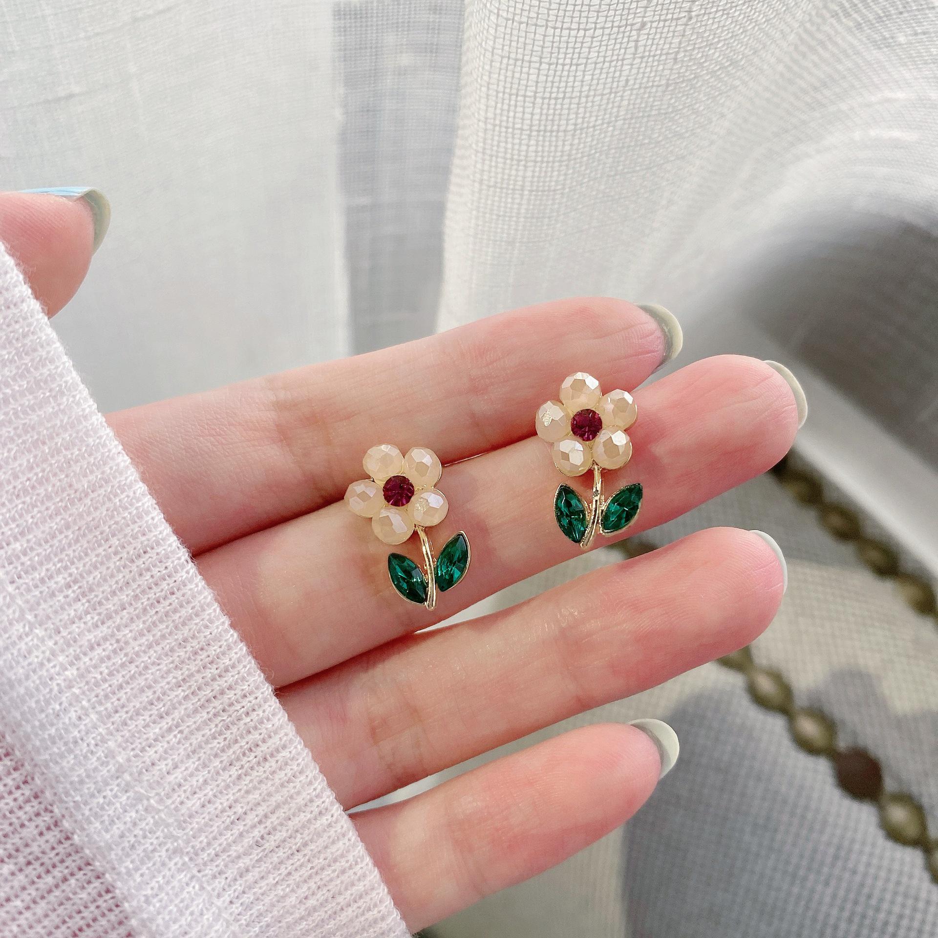 

S925 Cute Flower & Green Leaf Earrings - Simple, Exquisite Dangle Studs for Women Silver Needle