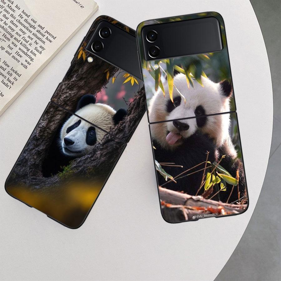 Panda Baby, Giant Panda Family Phone Case For Samsung Z Flip 7 6 5G Galaxy Z Flip 5 4 3 Black Hard Cell Cover Luxury PC Shell C