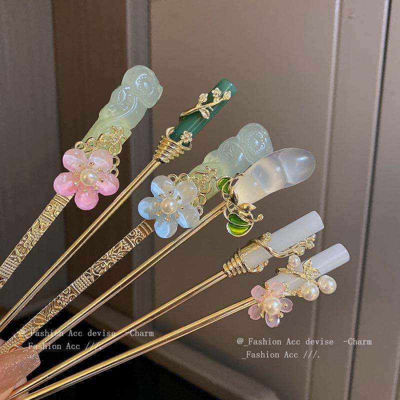

Elegant Chinese Pearl Flower Branch Hairpin with Literary Charm