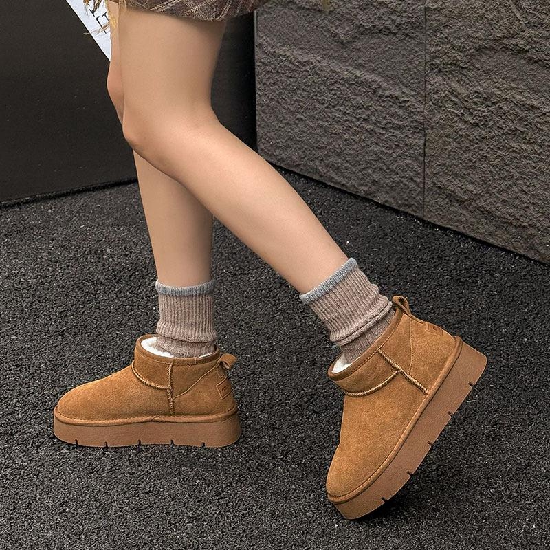 Leather Thick-soled Snow Boots for Women, Light and Velvet Warm Cotton Shoes In Winter, the Same Non-slip Style In Winter Rain