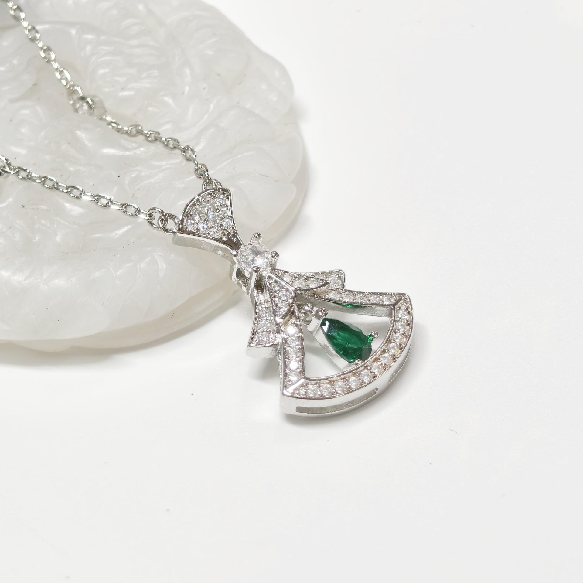 Gessen Jewelry Luxury Fan-Shaped Rhinestone Necklace for Women