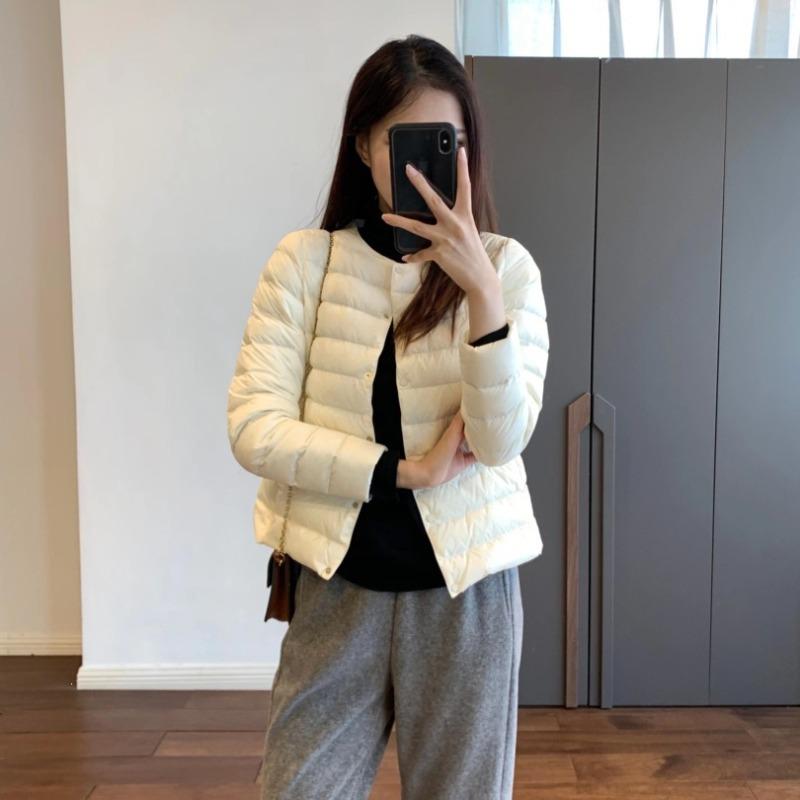 Stacked inside and outside, wearing white goose down jacket, round neck light down jacket, inner tank, women's short coat autumn