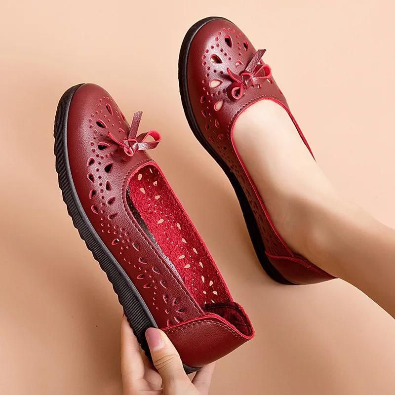 2025 Sandals Soft Sole Leather Shoes Anti Slip Middle and Old Age Hole Shoes Women's Flat Sole Anti Slip Hollow Breathable