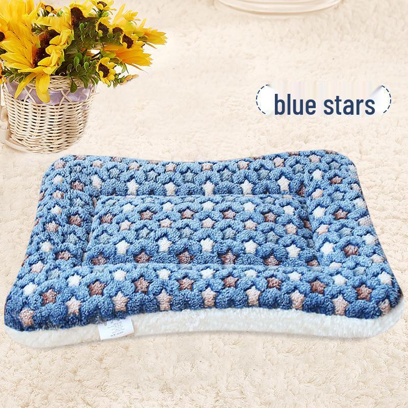 

All-Season Pet Seat Cushion & Blanket: Warm Cotton Mat for Cats & Small/Medium Dogs Size 1 (35x27cm) for up to 3 jin