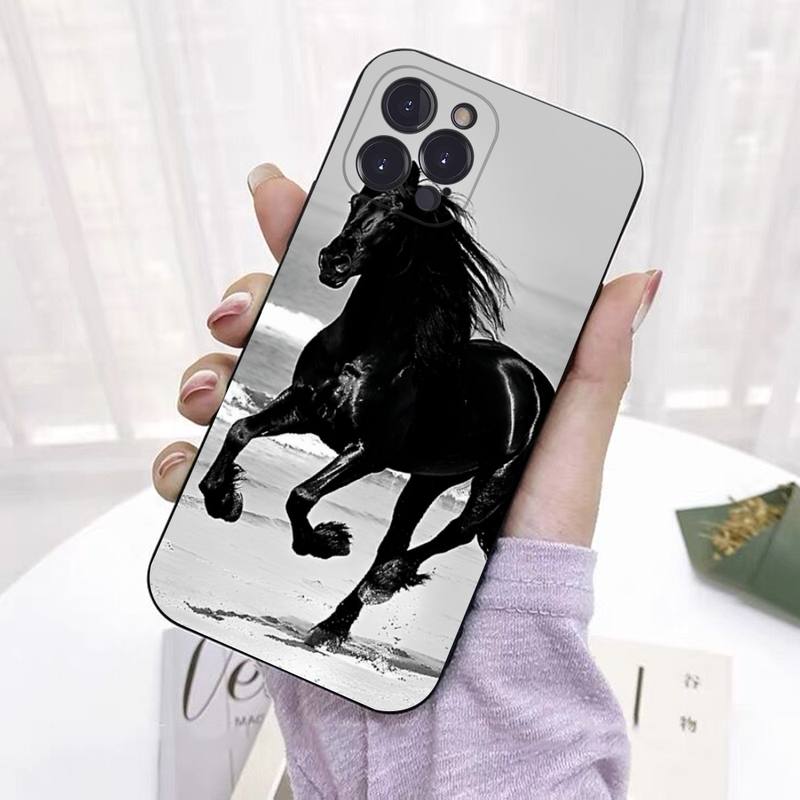 Running Horse Phone Case For iPhone 8 7 6 6S Plus X SE 2020 XR XS 14 11 12 13 Mini Pro Max Mobile Case