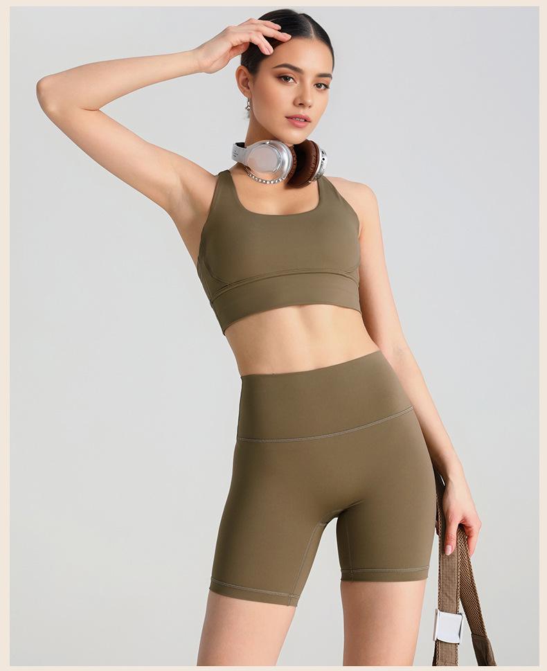 Pregnancy-Friendly High-Waist Seamless Yoga Shorts - Summer Nude Feel, Three-Quarter Length, High Elasticity Fitness Base Layer.