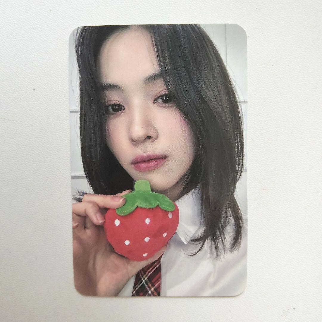 

[USED] itzy Ryujin CAKE Soundwave Lakidro Strawberry Trading Card 17