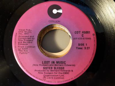 7inch Record SISTER SLEDGE - Lost In Music COT45001 Cotillion 1979 Canada Soul/Funk Used