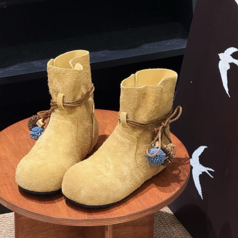 Increase the height of pendant fashion boots in autumn and winter 2025 new thick-soled retro velvet lazy feeling increase casual short boots women