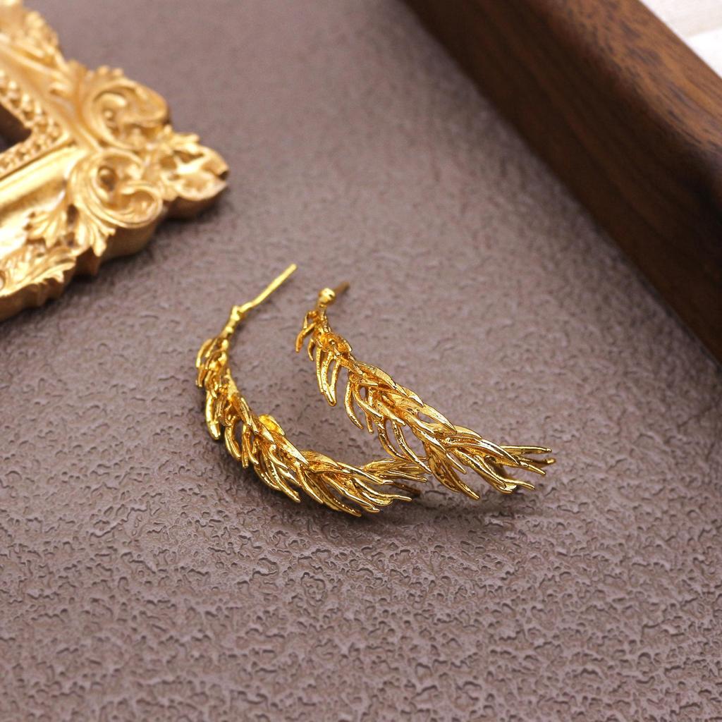 Versatile Wheat Ear Studs: High-End, Luxurious Earrings with Unique Design for Women