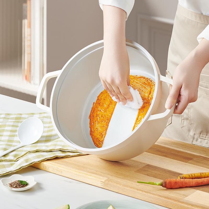 Ceramic Stew Pot with Silicone Lid