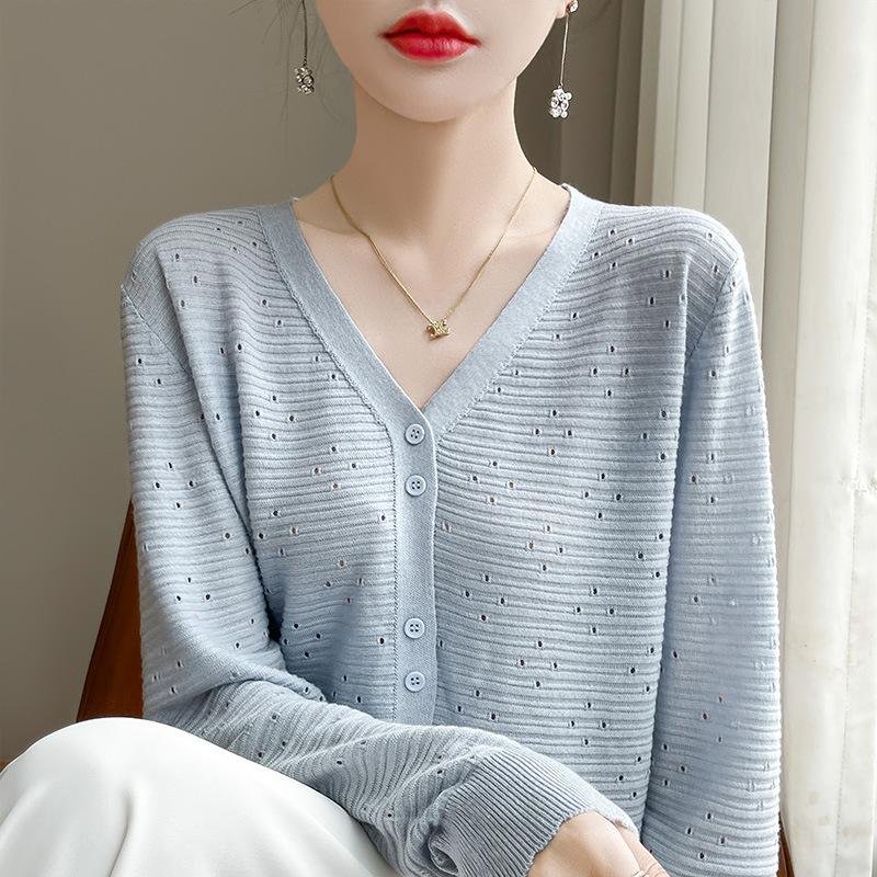 

Осень новый ультратонкий камвольный полый кардиган с V-образным вырезом женская модная вязаная тонкая куртка топ XXL небесно-голубой