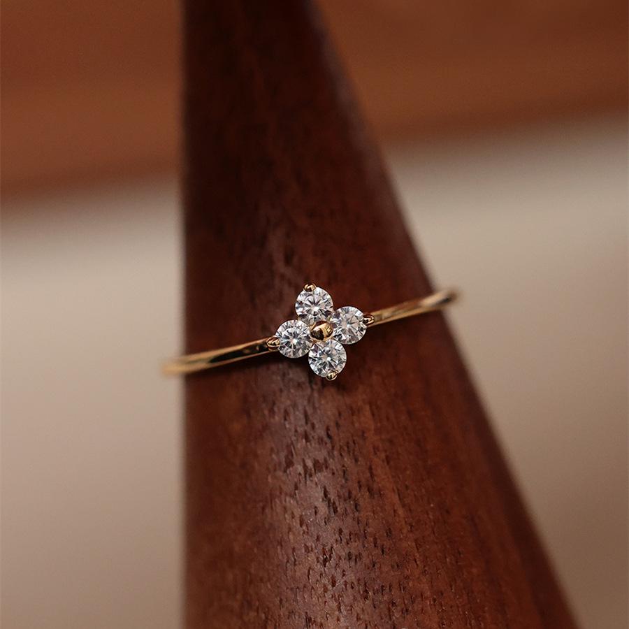 18K Gold-Plated Sterling Silver Four-Leaf Clover Zircon Ring for Women - High-End Design and Versatile Fashion Accessory.