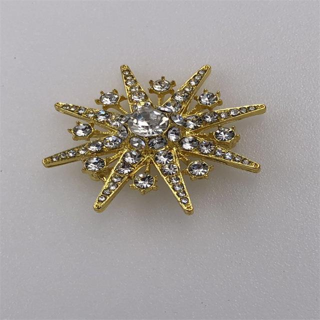 Fashionable Fashionable Pearl Pin Brooch High End Zircon Stone Petal Brooches For Women Clothes Pin Accessories Fine JewelryFashion Jewelry