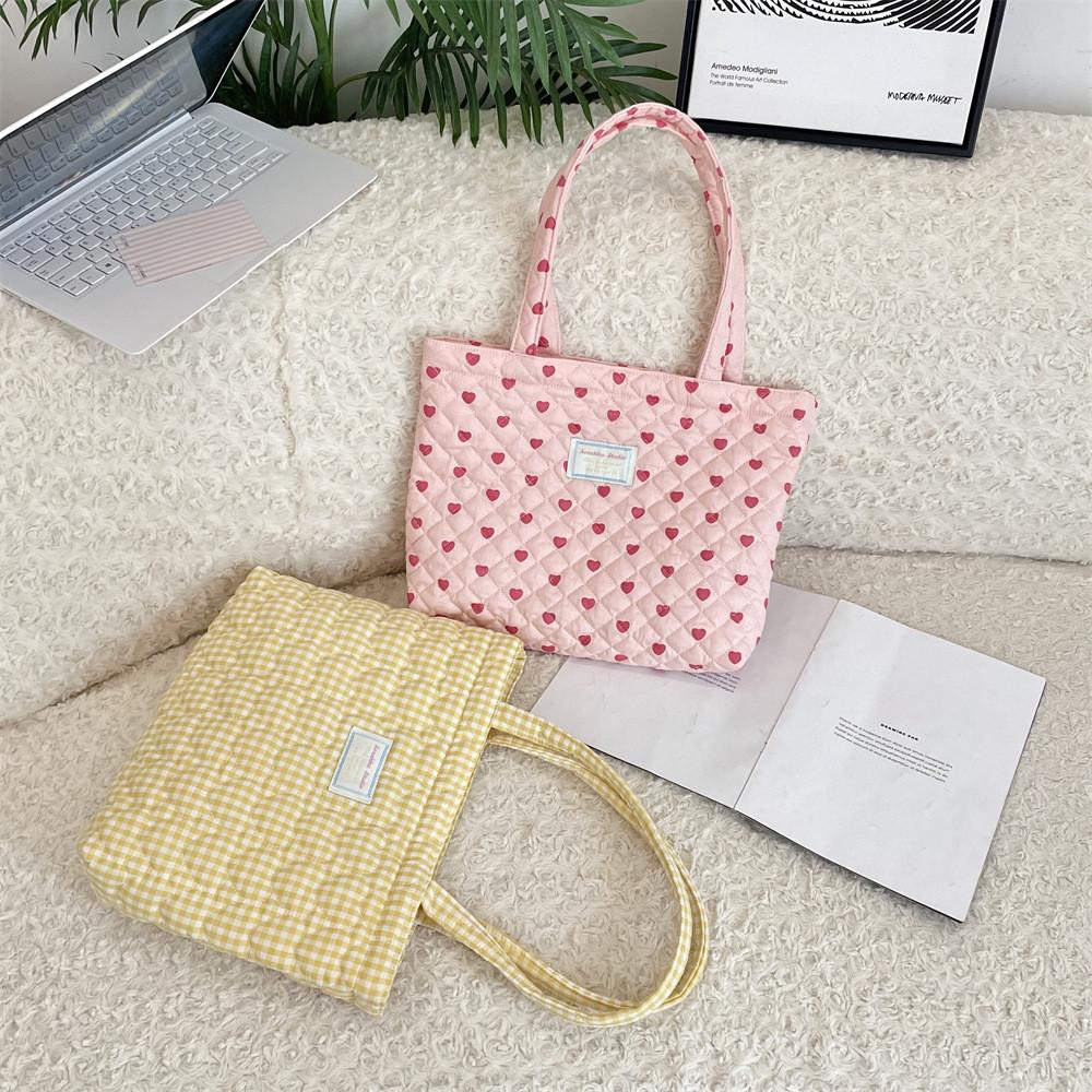 Tote Bag With Heart Pattern And Cotton Lining For Daily Use
