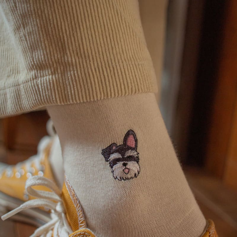SNOOZY Schnauzer Puppy Face Embroidered Socks (Ivory)