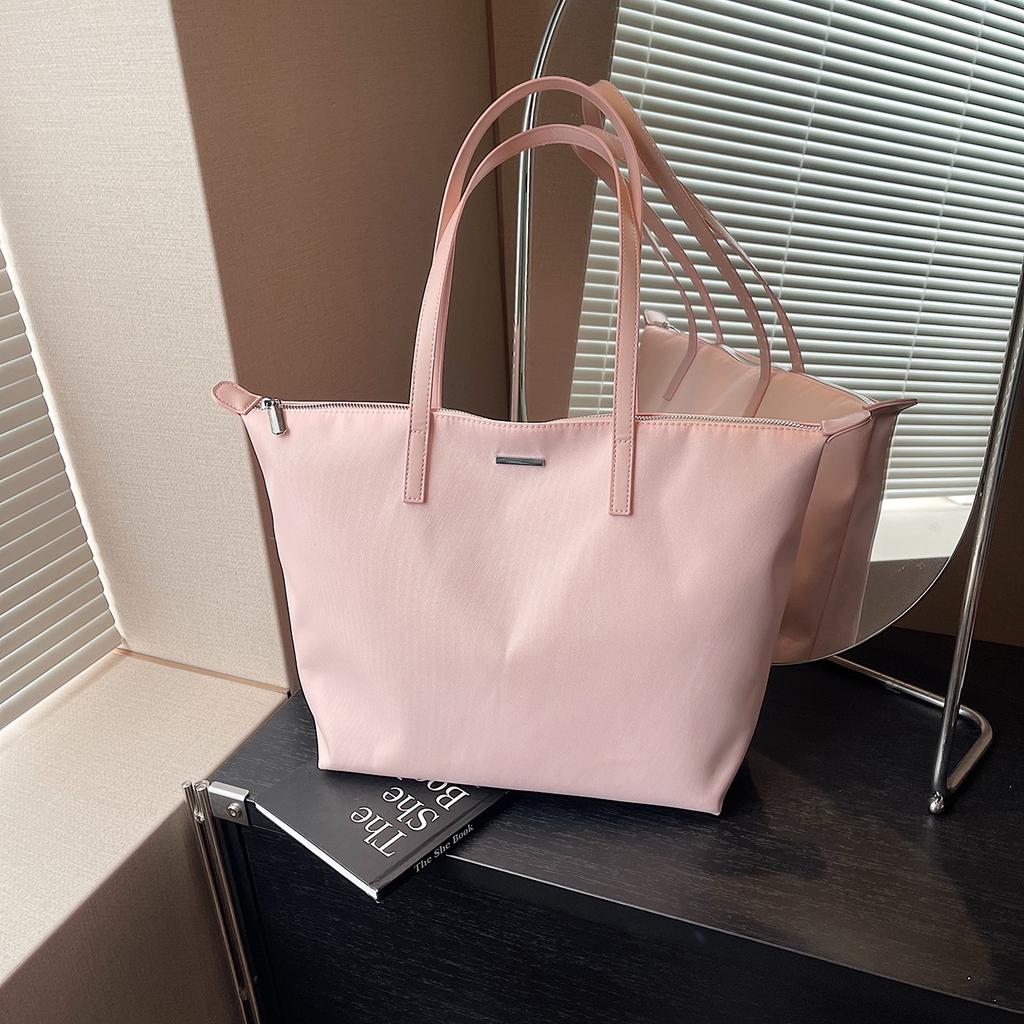 Spring New Fashion Shoulder Bag Casual Large Capacity Armpit Bag Commuting Versatile Trend Tote Bag