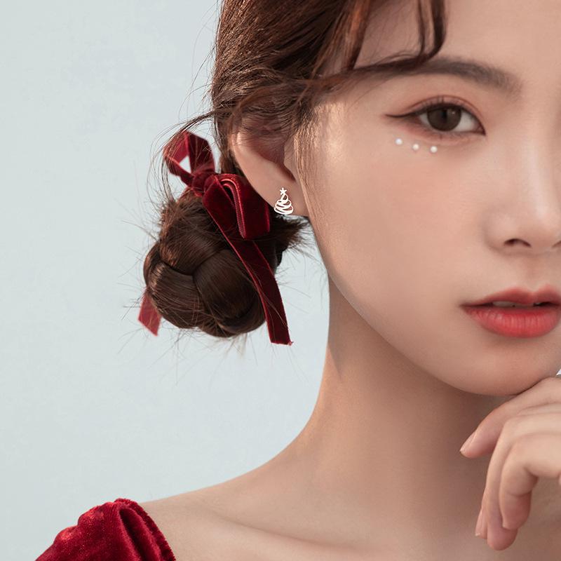 Asymmetrische Weihnachtsbaum Rentier Ohrstecker - Japanischer & Koreanischer Mori-Stil