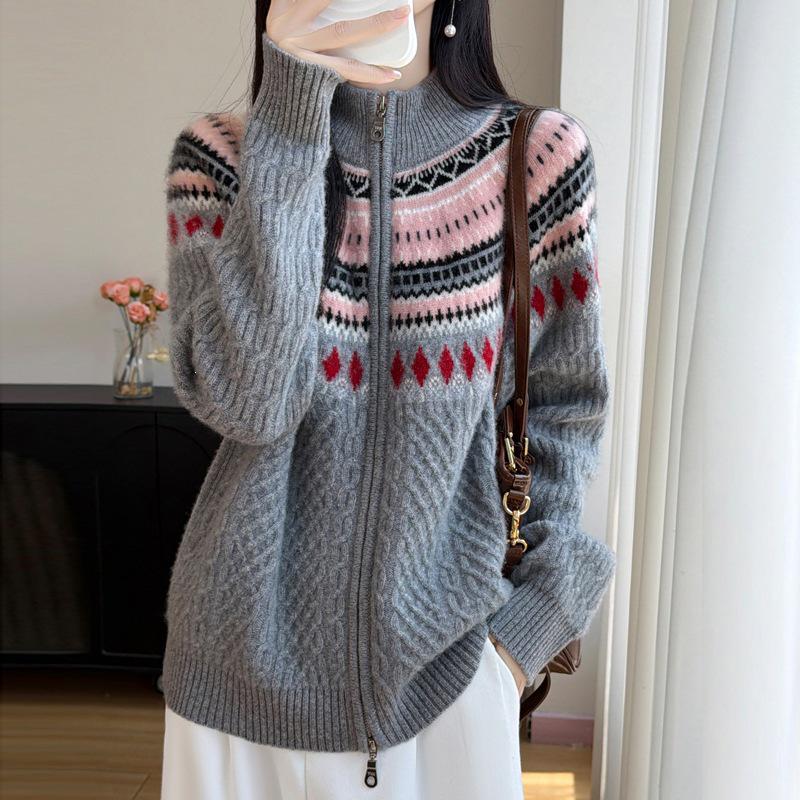 2026 A/W Pure Wool Jacquard Cardigan: Thickened, Seven-Stitch, Double Zipper, Half-High Neck.
