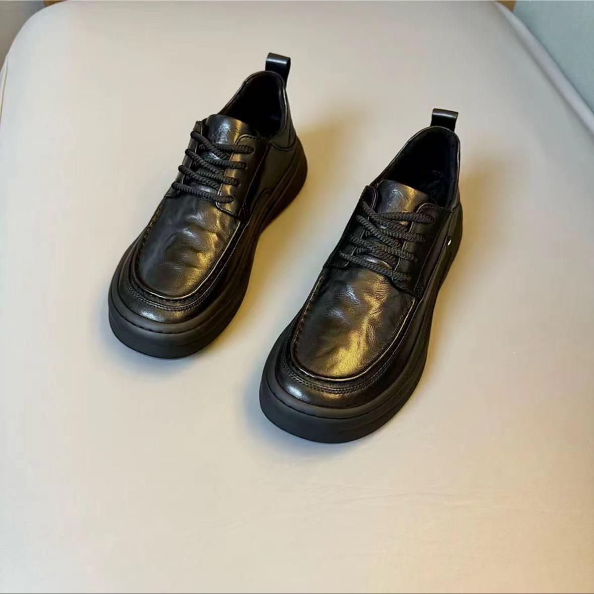 

Мужская обувь 2025 осень новая натуральная кожа деловая повседневная на одной педали удобная с круглым носком модная универсальная мягкая подошва кожаная обувь мужская 44