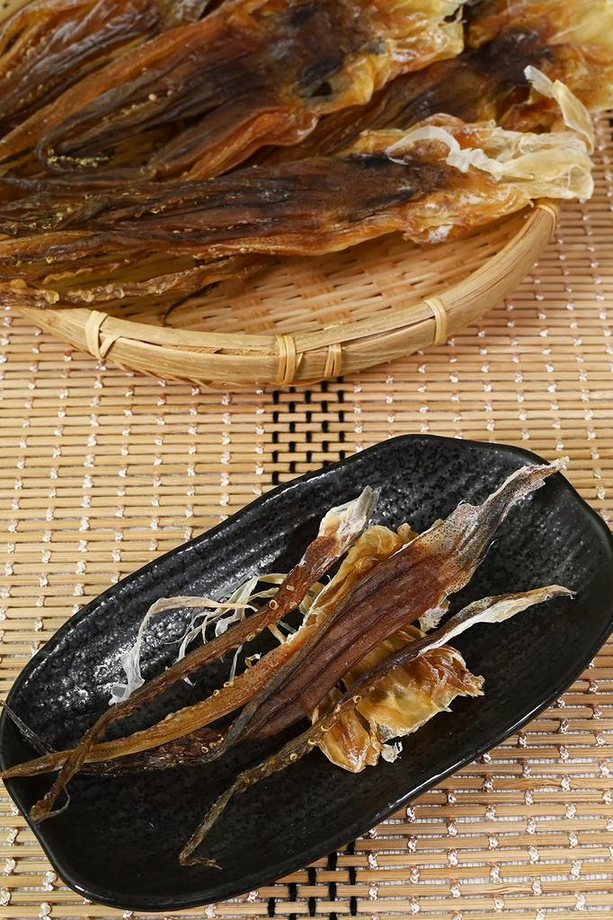 Tsumami Kura Dried Squid Surume Ika Jerky 500g Salt and Umami Domestic Fresh Squid Legs