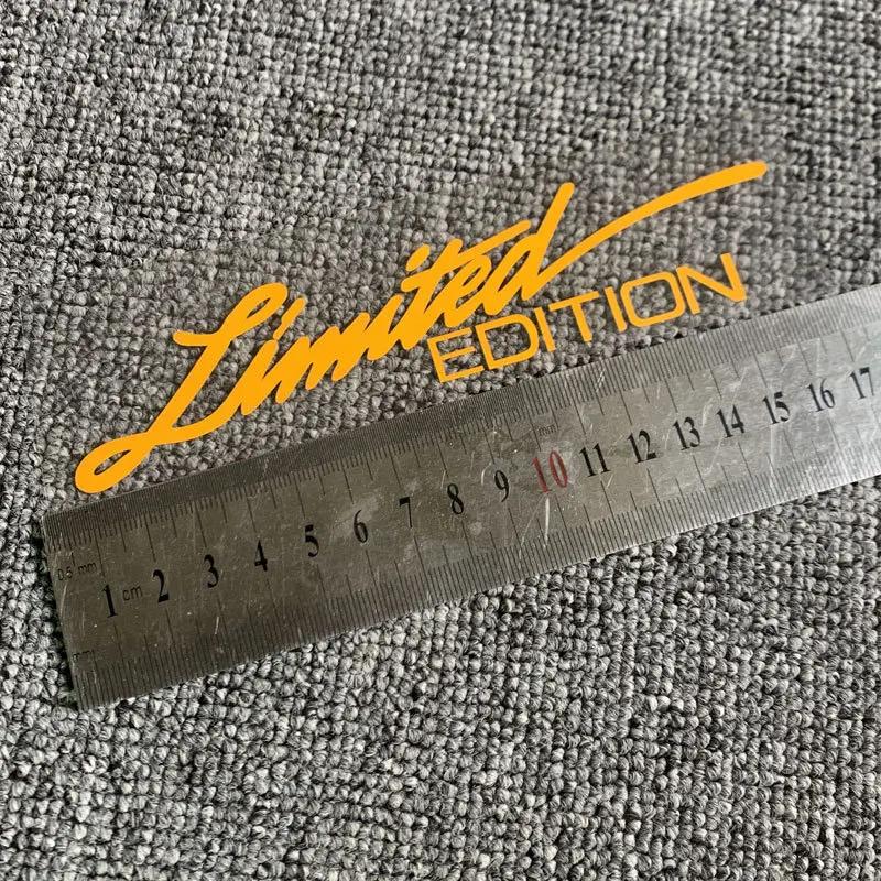 Autoaufkleber LIMITED EDITION Englischer Buchstabenaufkleber Autokarosserie Glasdekoration Reflektierende Laseraufkleber Autozubehör für außen