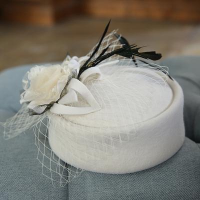 2023 100% vlněná plsť zimní baret Dámský design Elegantní Vintage kšiltovka Francouzský květinový baret Dámský klobouk Fascinator