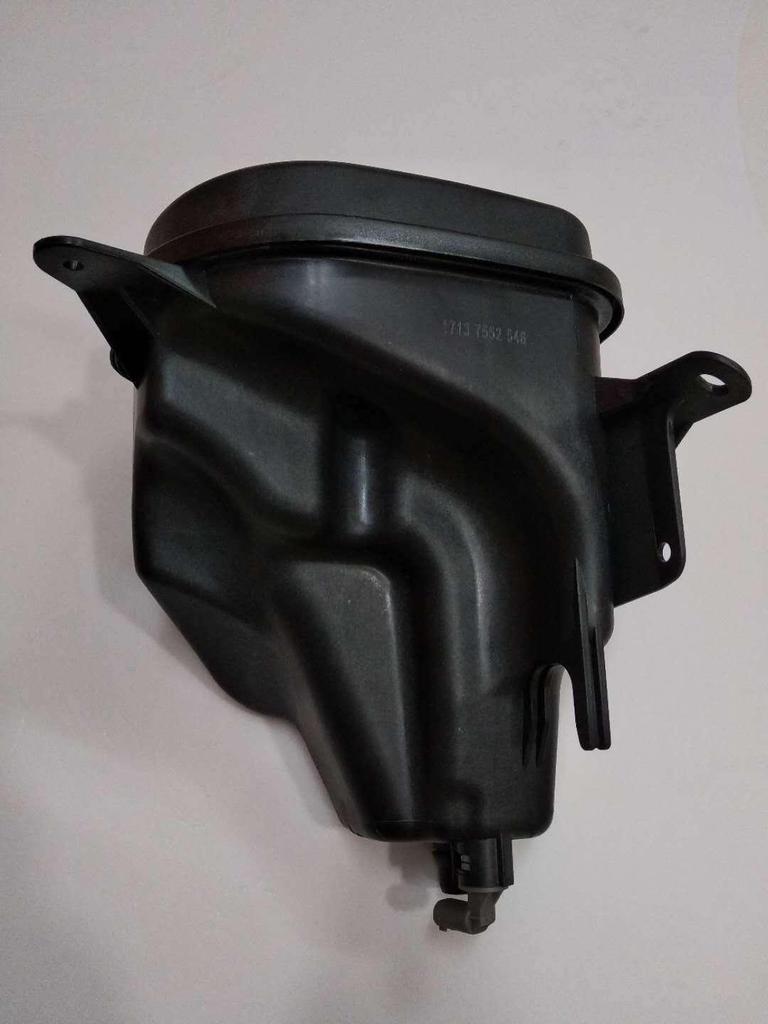 High-Temp PVC Expansion Tank for BMW X5/X6 E70/E71 Radiator