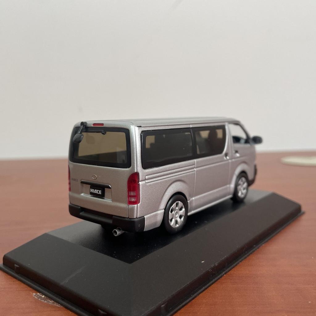 lqbn4 KYOSHO 1:43 Scale Diecast Alloy TOYOTA HIACE H200 MPV Toys Cars Model Classics Nostalgia Adult Gifts Souvenir Static Display