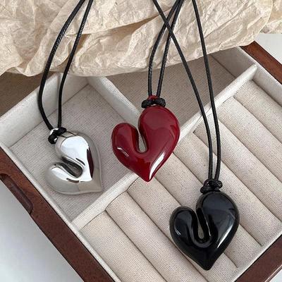 Retro Red Heart Perndant Necklace Vintage Love Rope Chain Sweater Chain Necklace For Women Fashion Romantic Neck Jewelry Gifts