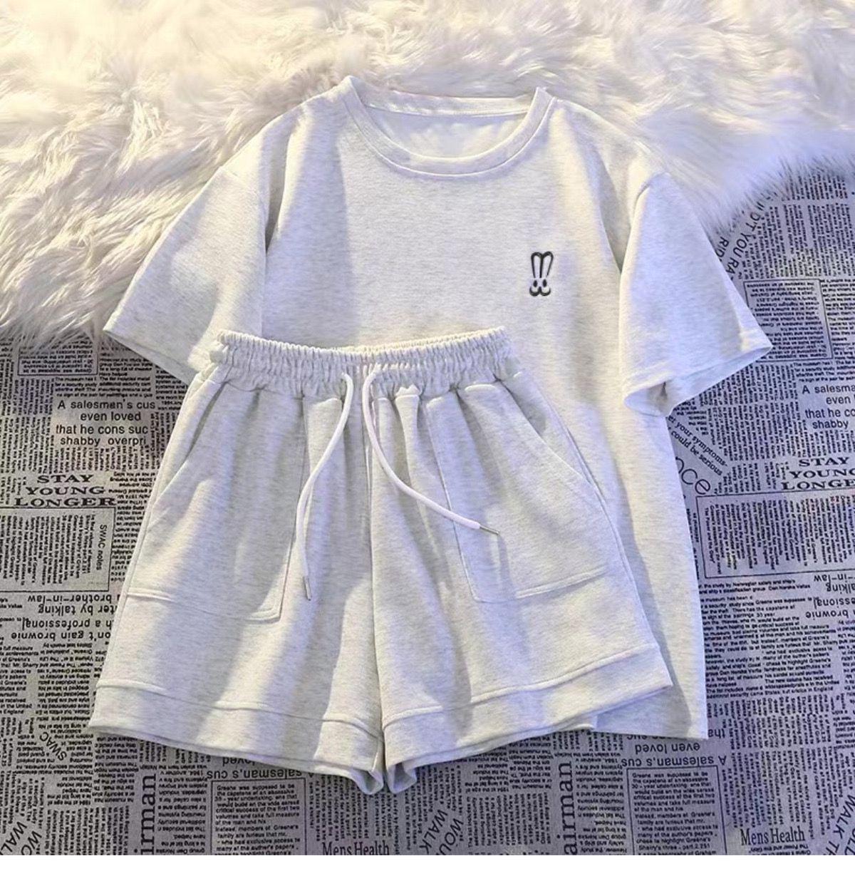 

Женский летний модный комплект из двух частей: Свободный топ с коротким рукавом и шорты с карманами M серый