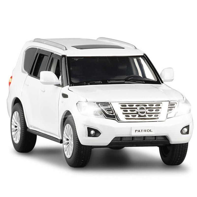 1/32 Nissan Patrol SUV Alloy Car Model Diecasts Metal Toy Vehicles Car Model Collection Simulation Sound and Light Kids Toy Gift