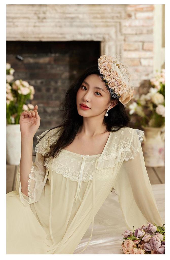 Fransk Vintage Nätrock & Vadderad Axelbandstopp Set – Elegant Nattlinne för Kvinnor