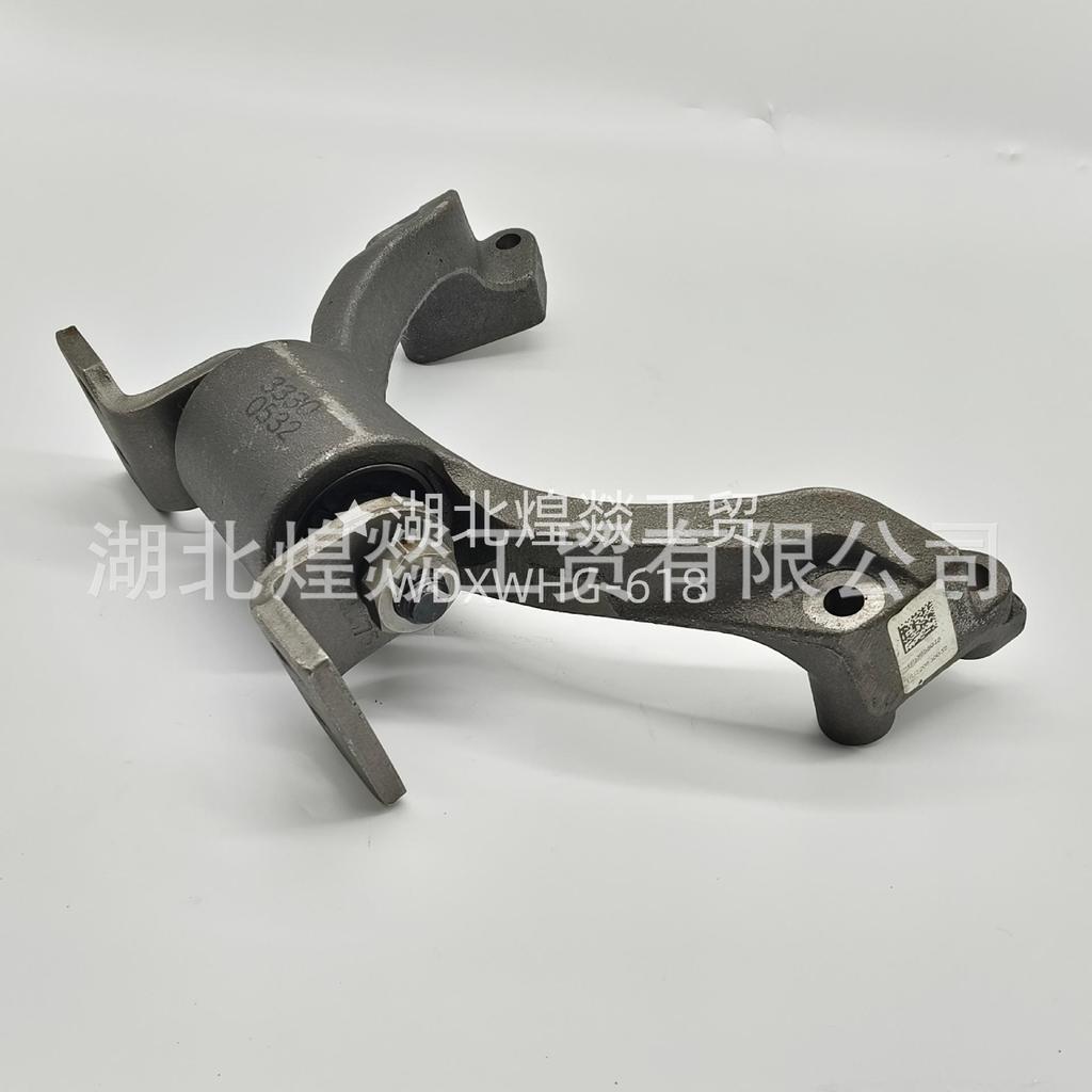 Dongfeng Cummins QSB6.7 Engine Front Suspension Bracket (3955078)