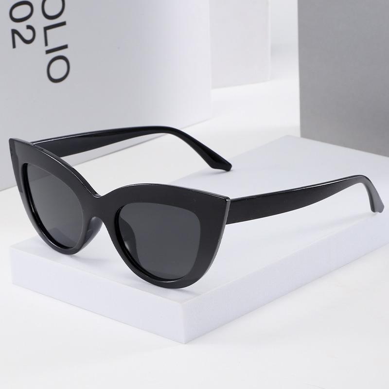 Cat Eye Women Oval Sunglasses Vintage Fashion UV400 Protection Designer Eyewear for Ladies Popular Brand Female Shades