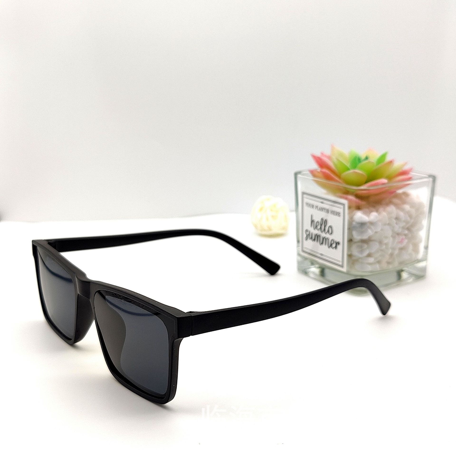 

Plastic Black Sunglasses, Small Fresh Polarized Sunglasses, Driving Fishing Sunscreen Glasses Factory чорний