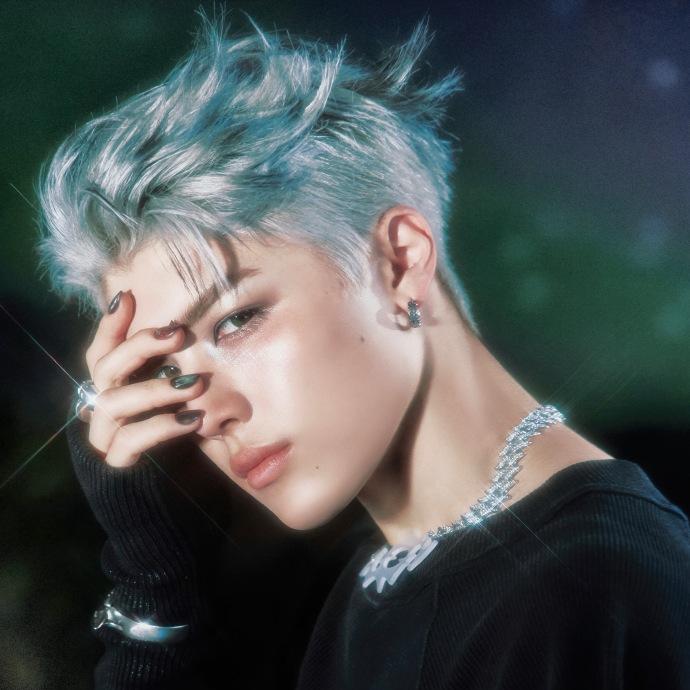 &TEAM [BACK TO LIFE] KR 1. Mini-Album ROAR