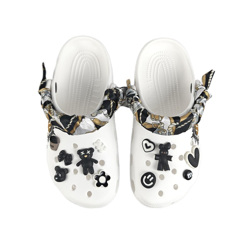 Crocs Crush Clog EVA Graffiti Skull Decorative Buckle Hand Painted Casual Fashion Versatile Hole Shoes Unisex White