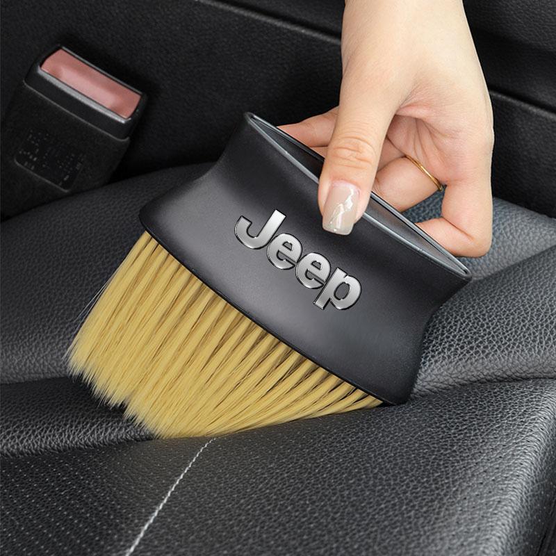 1Pcs Dust Removal Brush Car Air Vent Cleaning Dusting Collector For Jeep Grand Cherokee Wrangler JK Gladiator Compass Renegade AKW1