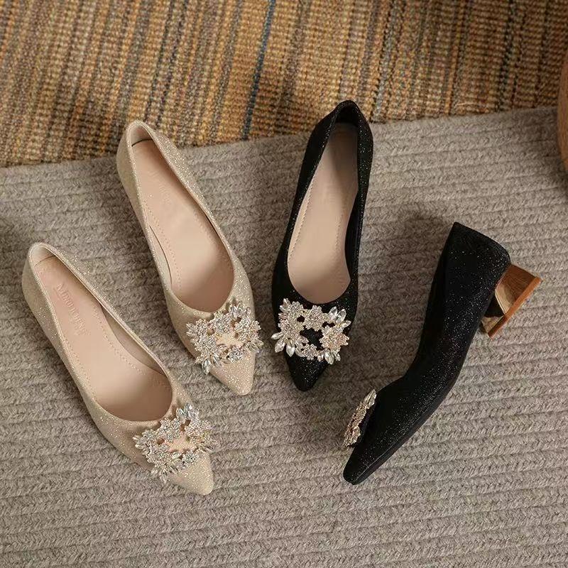 Dopasowywanie spódnic nie jest męczące, szpiczaste noski, kwiatowe buty na pojedynczej podeszwie, damskie nowe buty ślubne na grubej podeszwie na wiosnę i lato 2025, do noszenia na dwa sposoby ze spódnicami