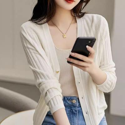 Spring and Autumn Women's Knitwear Starfish Metal Button French V-Neck Temperament Short Sleeve Knit Solid Color Cardigan Top