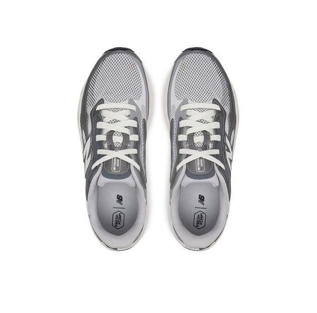 Беговые кроссовки New Balance Arishi