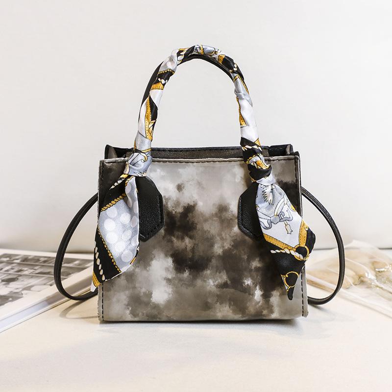 Guangzhou women's bag printed handbag autumn and winter new shoulder change mobile phone silk scarf bag
