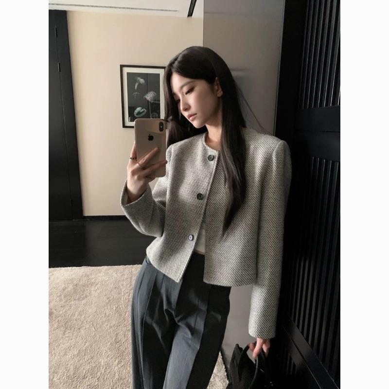

Spring and Autumn Fragrant Style Jacket Short Style Retro Round Neck Single Row Young Top Striped Fashionable Loose S серый
