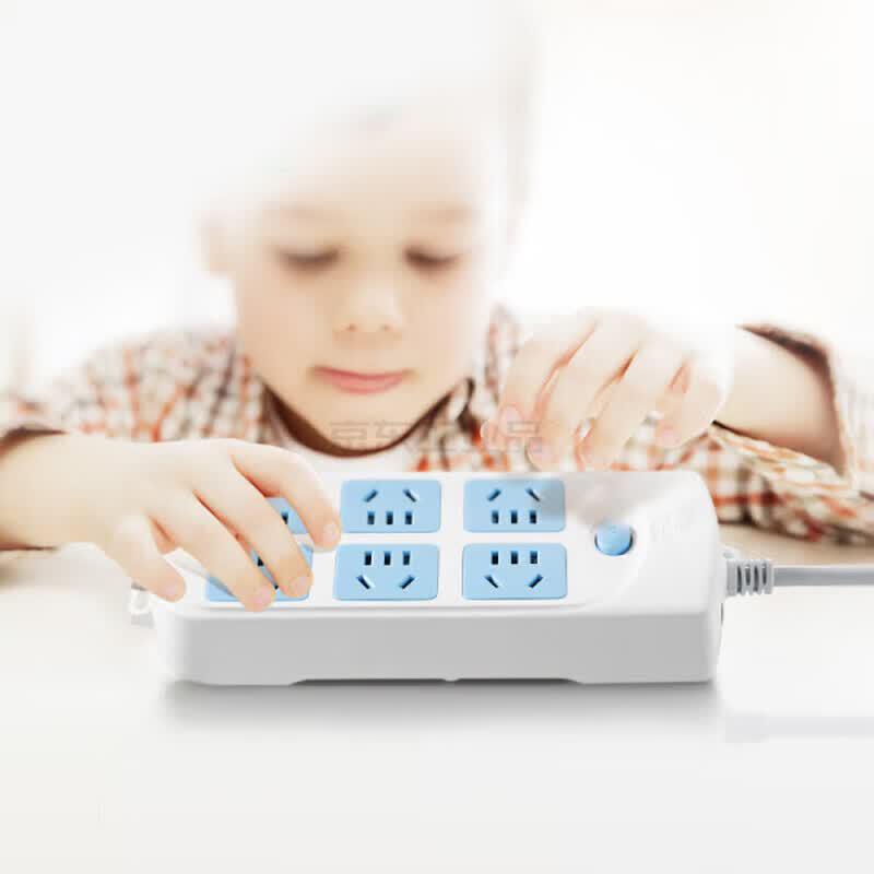 BULL 6-Outlet Power Strip with Overload Protection