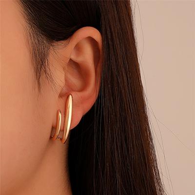 Neues Design Unregelmäßige U-förmige Ohrringe in Goldfarbe für Damen Vintage Mode Exquisiter Statement Schmuck Mädchen