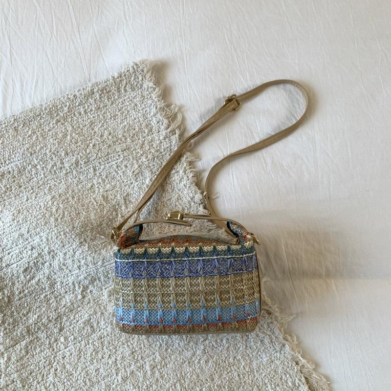 

Fashion Ethnic Style Weave Handbag Trendy Leisure Straw Crossbody Bag Square PU Leather Women Shoulder Bag Beach CLE 22x9x11cm хакі