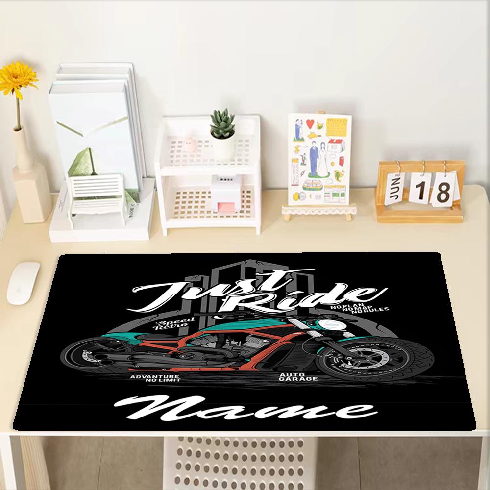 Tappetino Mouse Personalizzato Tema Moto da Fuoristrada, Base in Gomma Antiscivolo, Multifunzionale per Ufficio e Casa, Perfetto per Personalizzare lo Spazio di Lavoro.