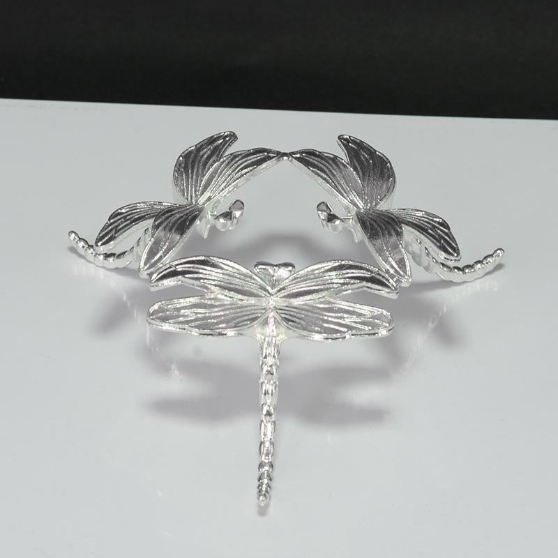 

Dragonfly style crystal ball base, suitable for placing various crystal balls, metal ball bases, office home decoration, aesthetic room decoration срібний