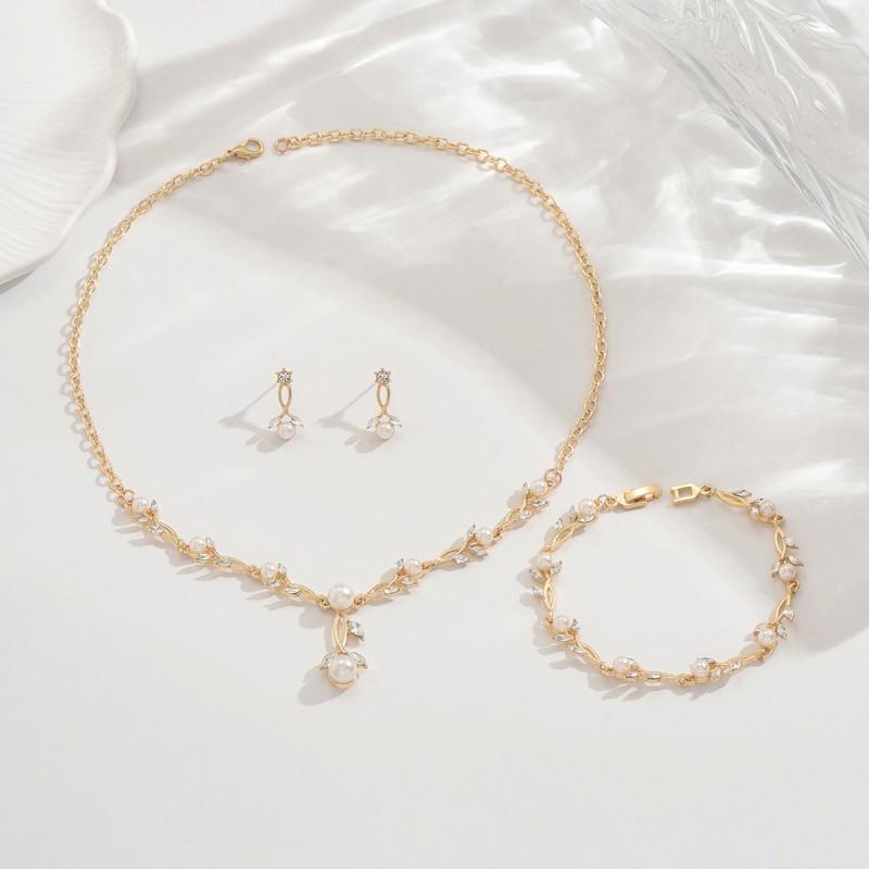 Elegant Minimalist Floral Pendant Necklace Set Women Lightweight Alloy Jewelry With Rose Gold White Finish